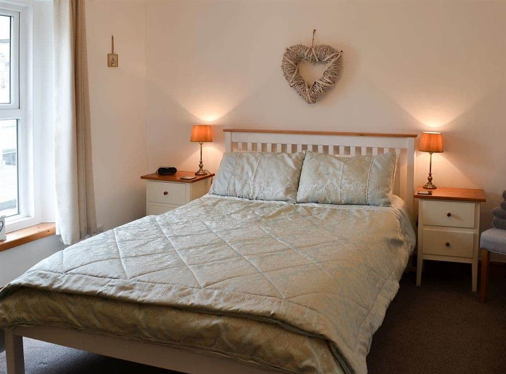 Delightful double bedroom at Joellen Cottage in Alnwick, Northumberland