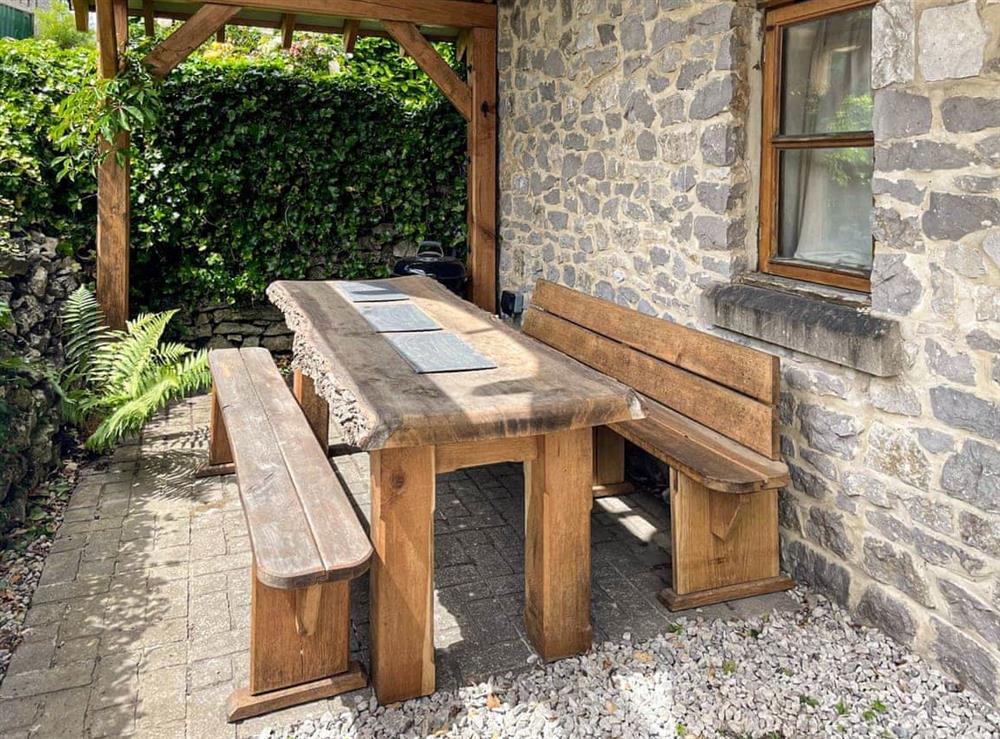 Outdoor area at Johnsons Cottage in Taddington, Derbyshire