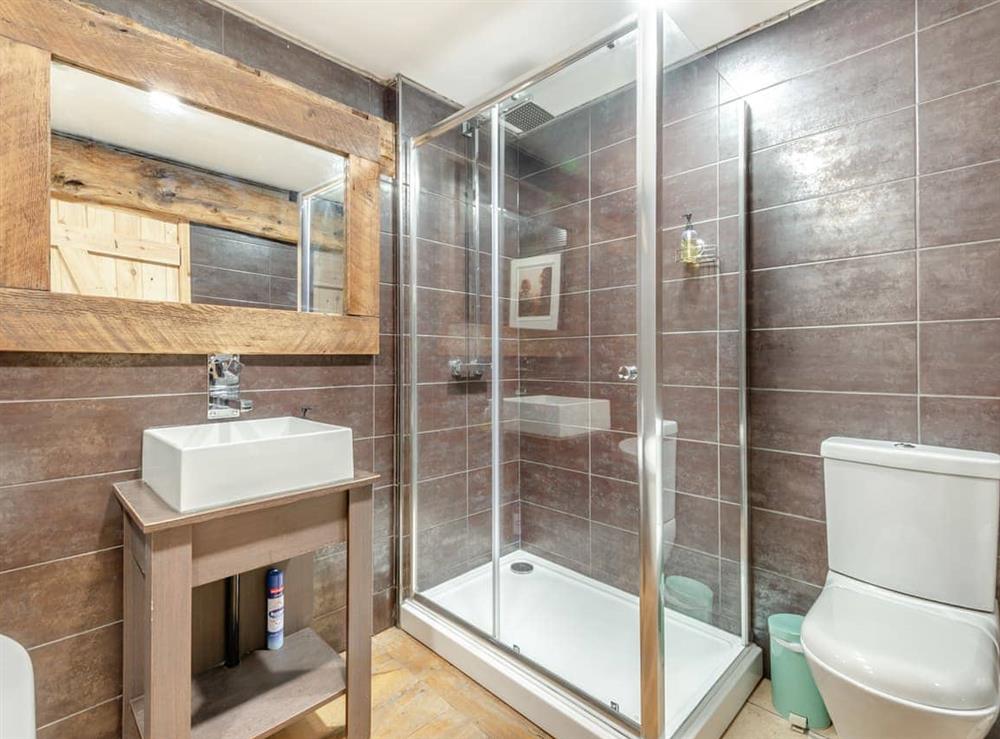Bathroom (photo 2) at Jonnygate Grange in Barlow, near Dronfield, Derbyshire