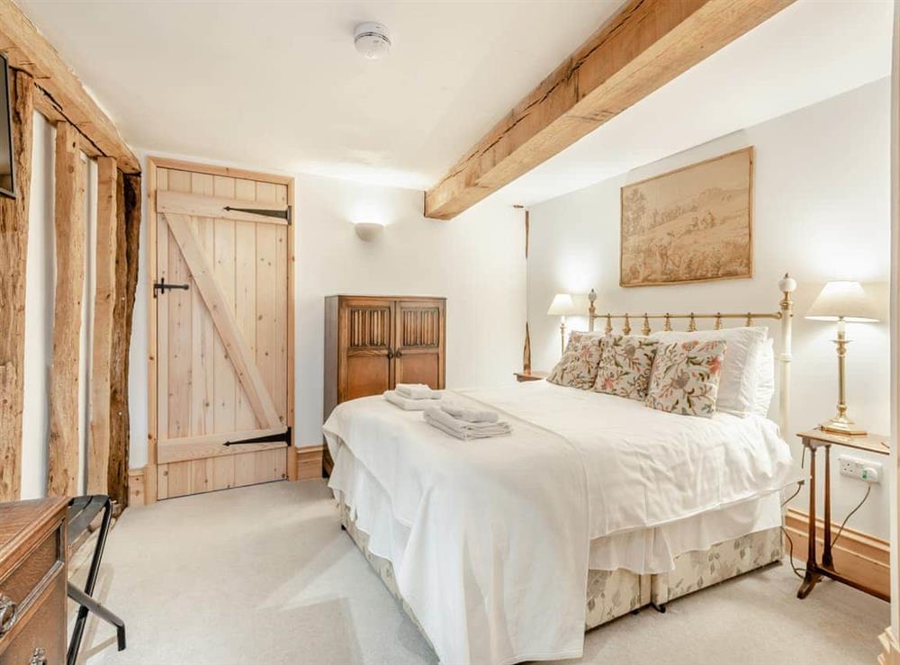 Double bedroom (photo 8) at Jonnygate Grange in Barlow, near Dronfield, Derbyshire