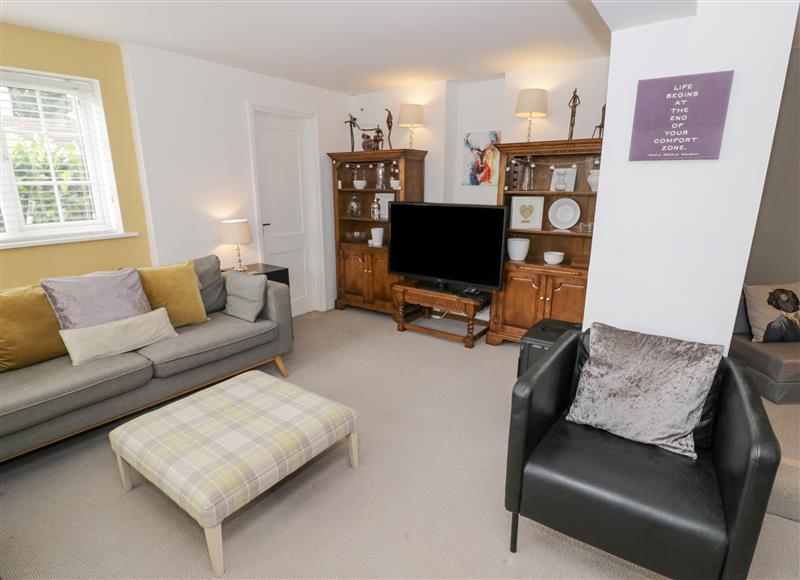 Relax in the living area at Jubilee Cottage, Alveston near Tiddington