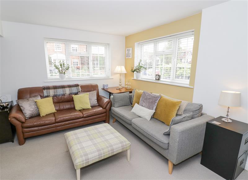 The living room at Jubilee Cottage, Alveston near Tiddington