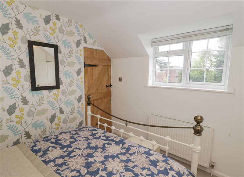 This is a bedroom (photo 3) at Jubilee Cottage, Alveston near Tiddington