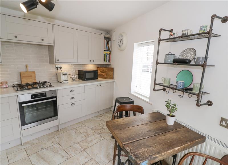 This is the kitchen (photo 2) at Jubilee Cottage, Alveston near Tiddington