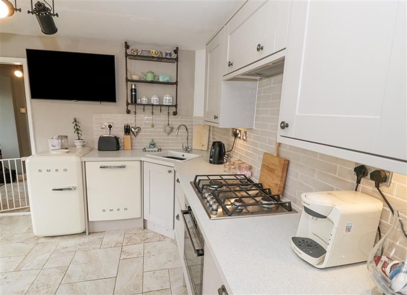 This is the kitchen (photo 3) at Jubilee Cottage, Alveston near Tiddington