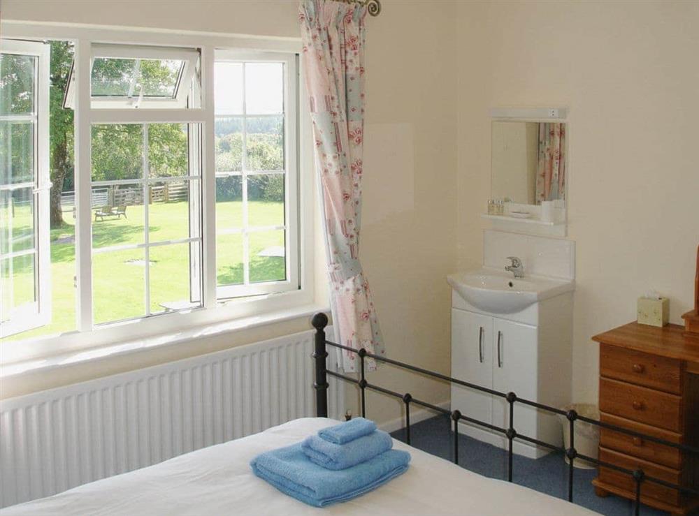 Double bedroom (photo 4) at Jubilee Cottage in Leworthy, near Holsworthy, Devon