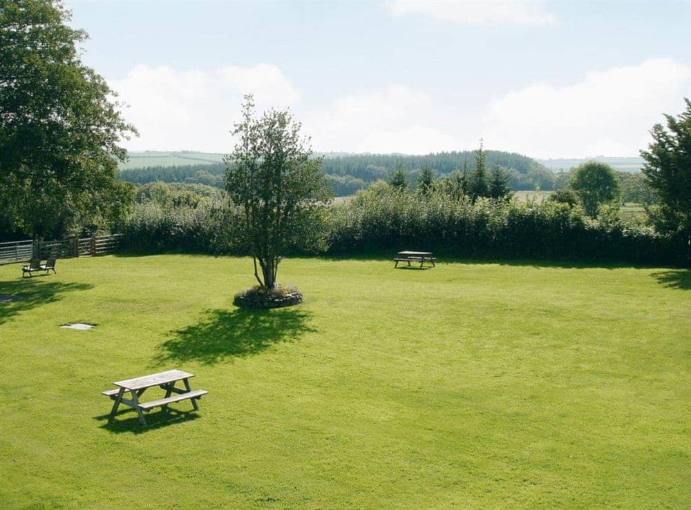 Sitting-out-area at Jubilee Cottage in Leworthy, near Holsworthy, Devon