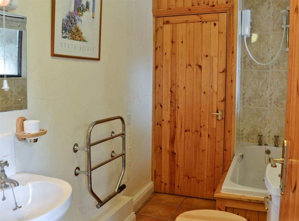 Bathroom at Judd House in Polson, Launceston, Cornwall