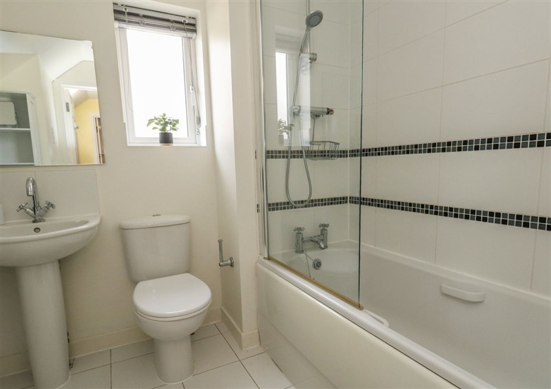 The bathroom (photo 2) at June Cottage, Wool