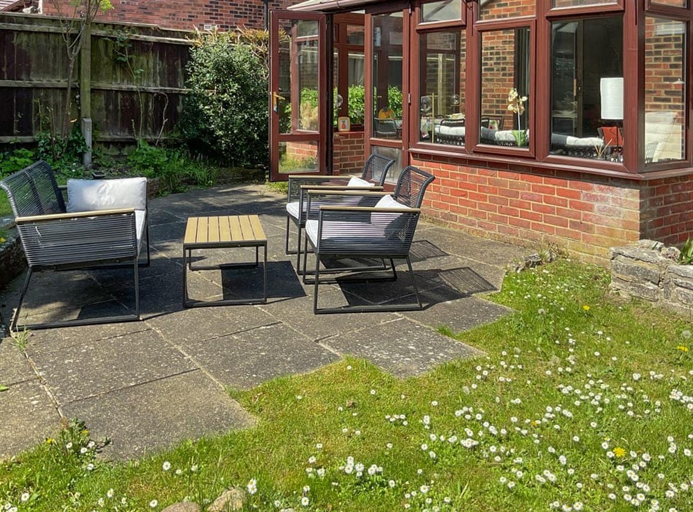 Sitting-out-area