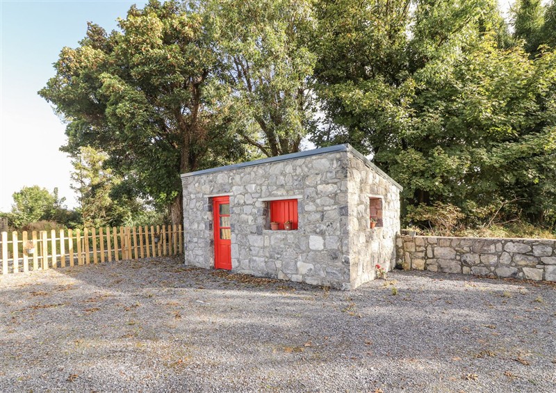 The setting (photo 2) at Kates Cottage, Near Kinvara
