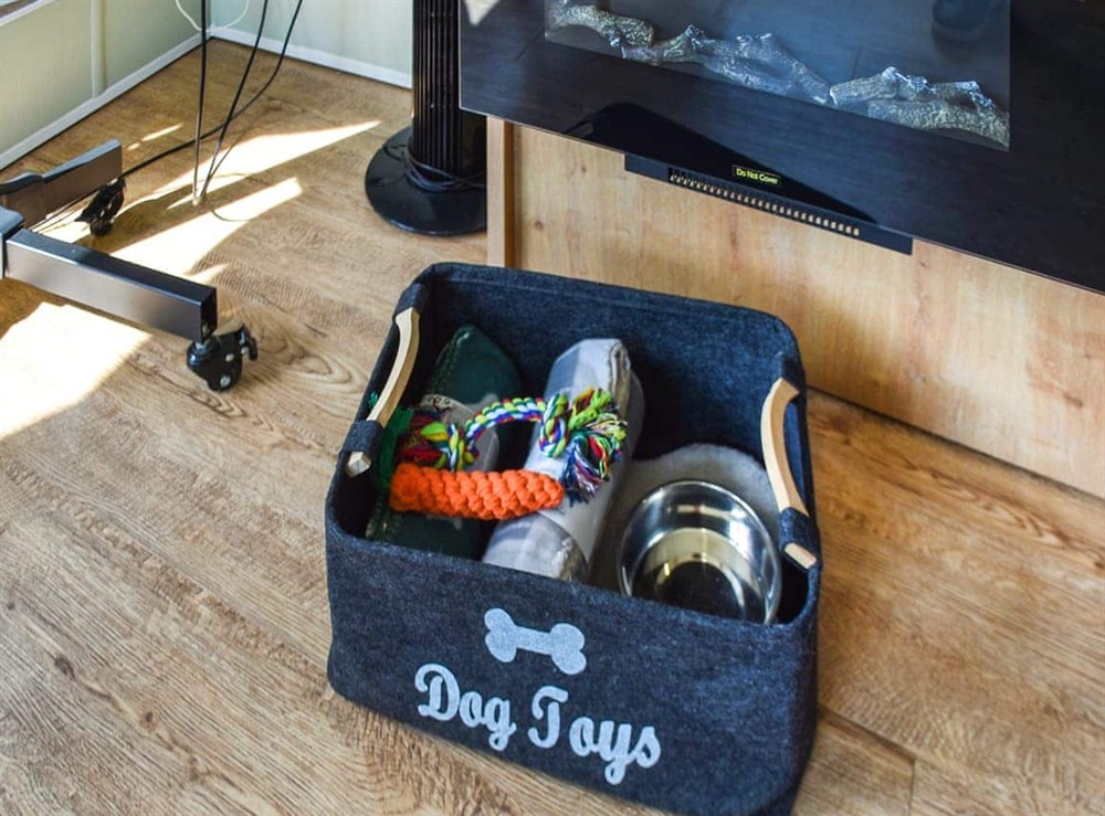 Dog friendly at Kee Holiday Home in Scratby, Norfolk