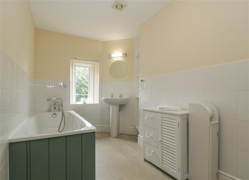 The bathroom (photo 3) at Keepers Cottage, Shobdon