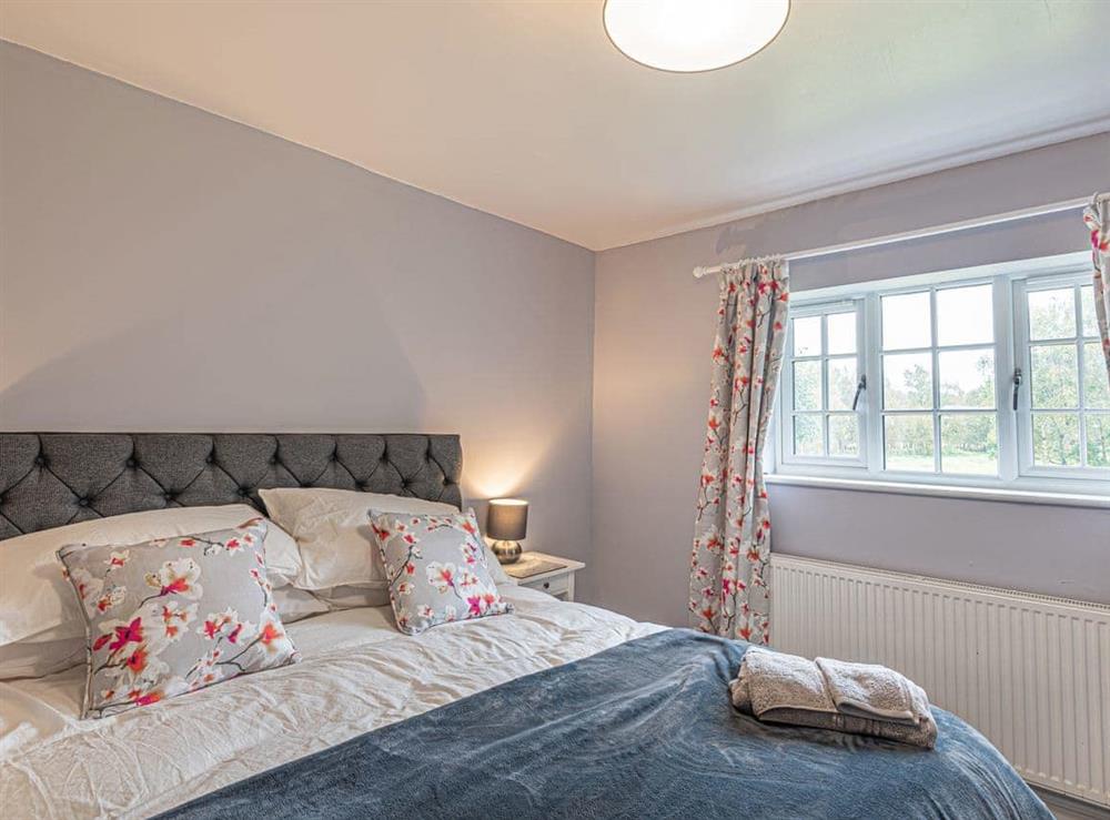 Double bedroom at Keepers Cottage in Twigmoor, South Humberside