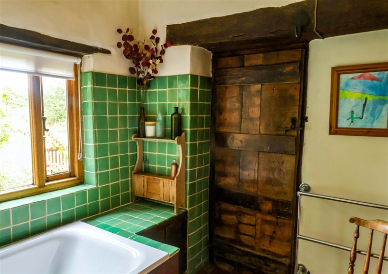 The bathroom at Keirs Cottage, Beccles