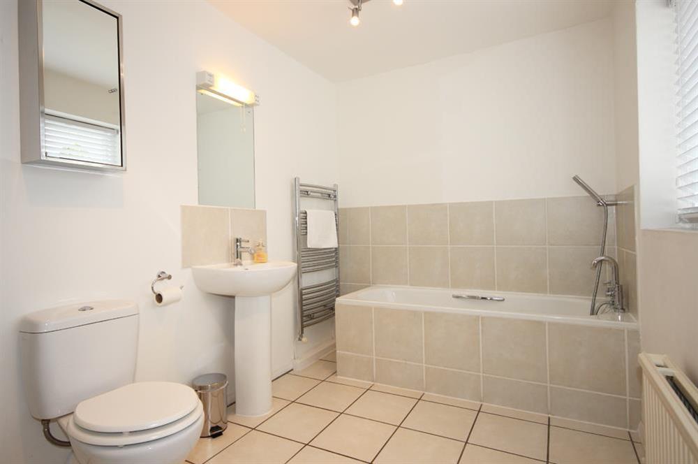 Family bath/shower room at Kennford in Coronation Road, Salcombe