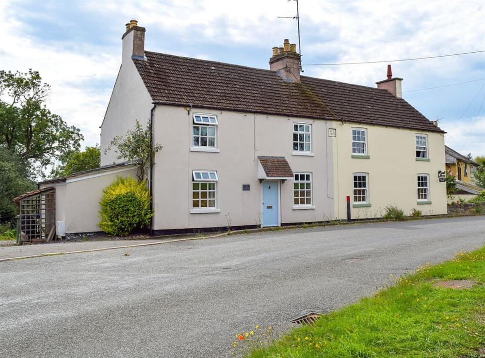 Kent Cottage in Drayton, near Uppingham, Leicestershire sleeps 6