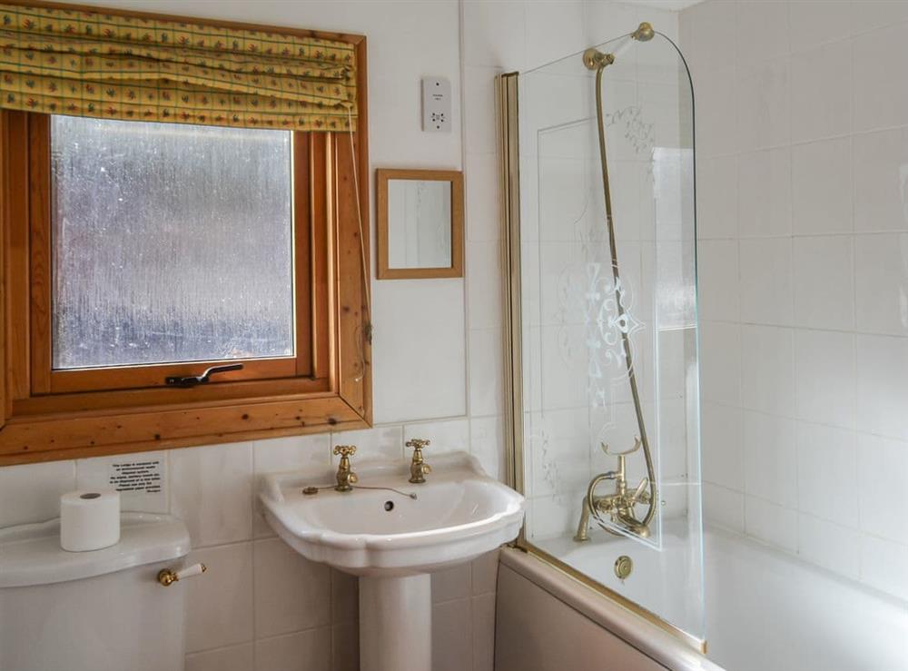 Bathroom at Kenwick Lodge in Kenwick, near Louth, Lincolnshire