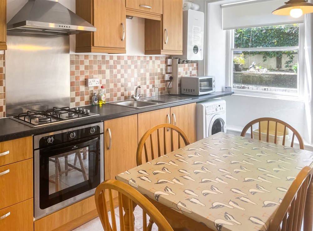 Kitchen/diner at Kenwith Cottage in Looe, Cornwall