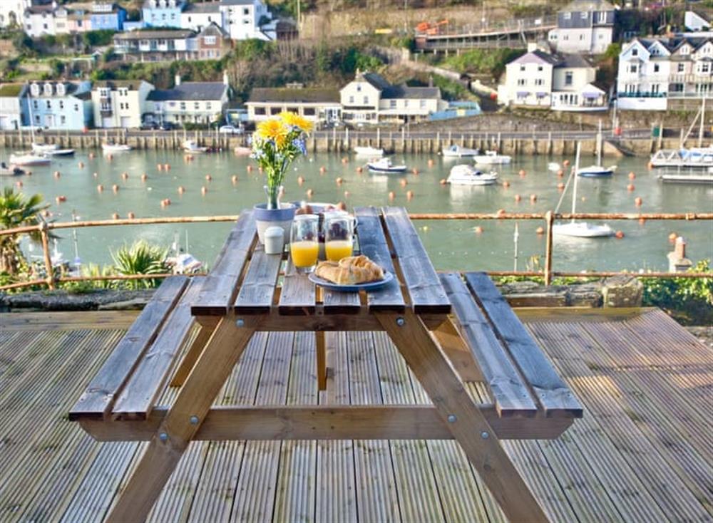 Sitting-out-area at Kerensa in , Looe