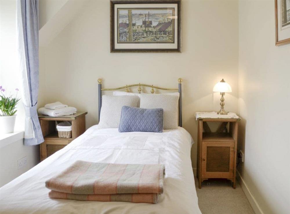 Light and airy single bedroom at Kerloch View in Banchory, Aberdeenshire
