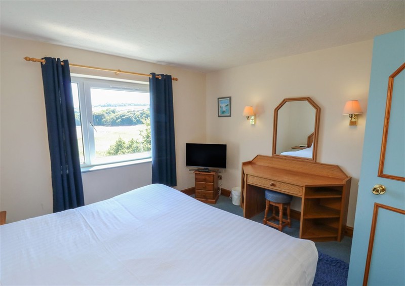 A bedroom in Kestrel at Kestrel, Kingsteignton