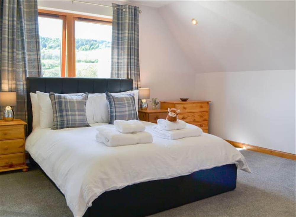 Welcoming double bedded room at Kilmore House in Drumnadrochit, near Inverness, Inverness-Shire