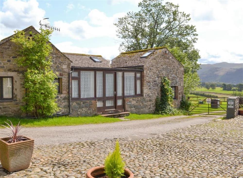 Lovely rural holiday home at Skiddaw Cottage, 