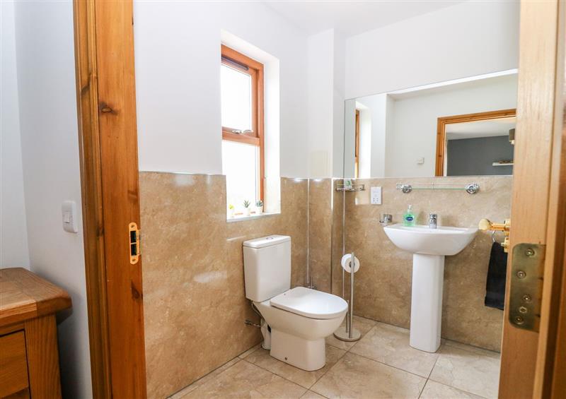 The bathroom (photo 2) at Kilnary Cottage, Udny near Pitmedden