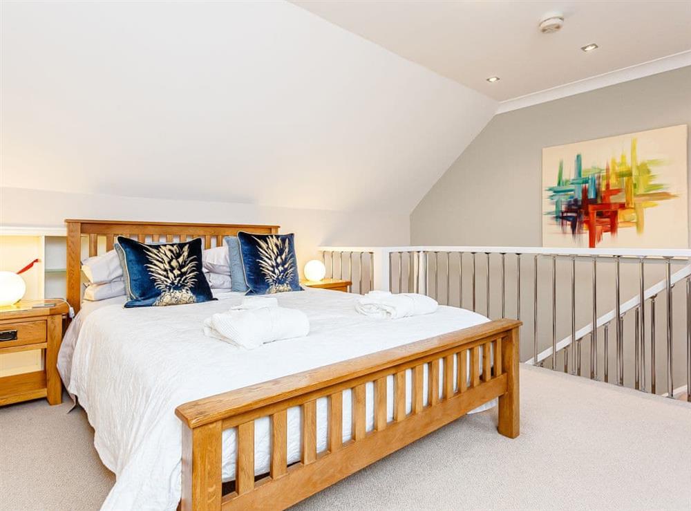 Light and airy en-suite double bedroom at The Garden Wing, 