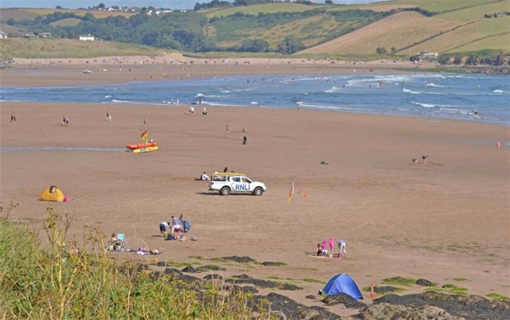 Bigbury beach is patrolled by lifeguards at Kimberley Garden Cottage in Ringmore