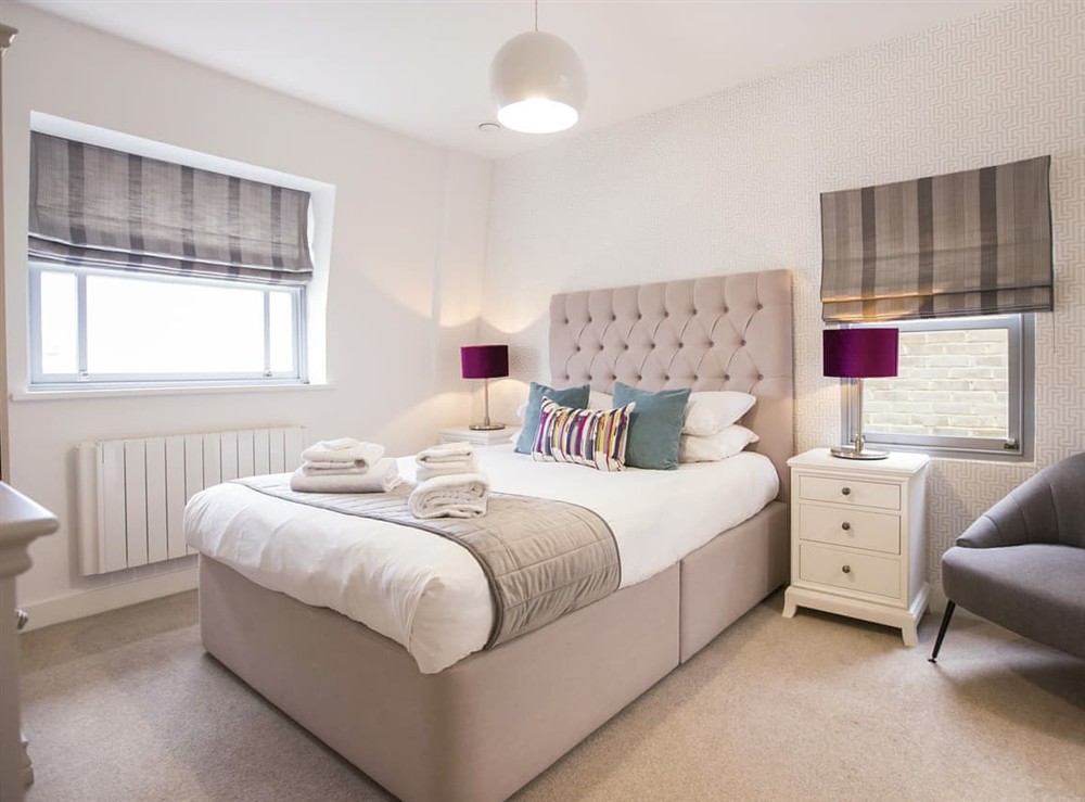 Double bedroom at King Edward 8, 