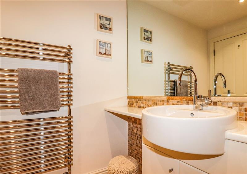 This is the bathroom at King Edwards View, Newquay