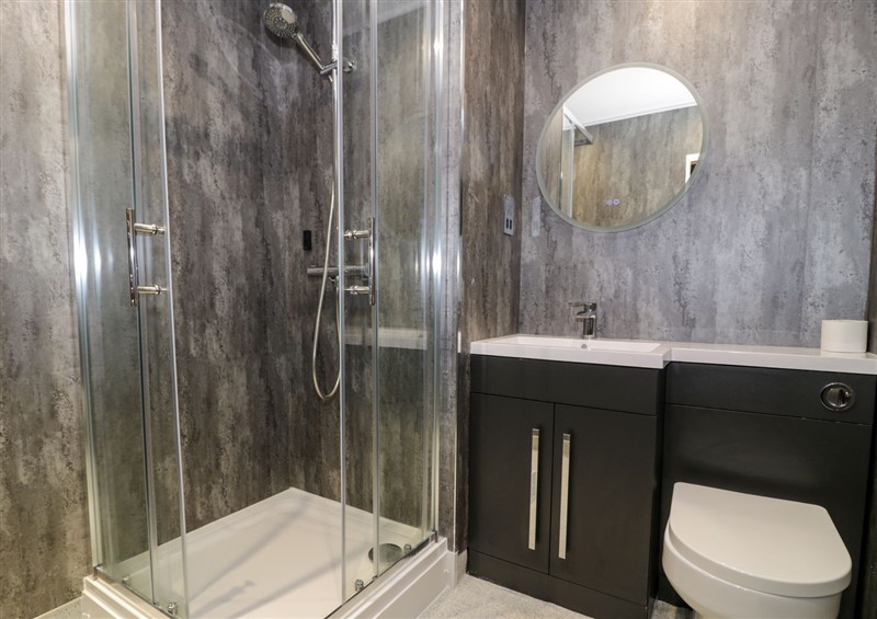 Bathroom at King Hotel Room, Dyserth