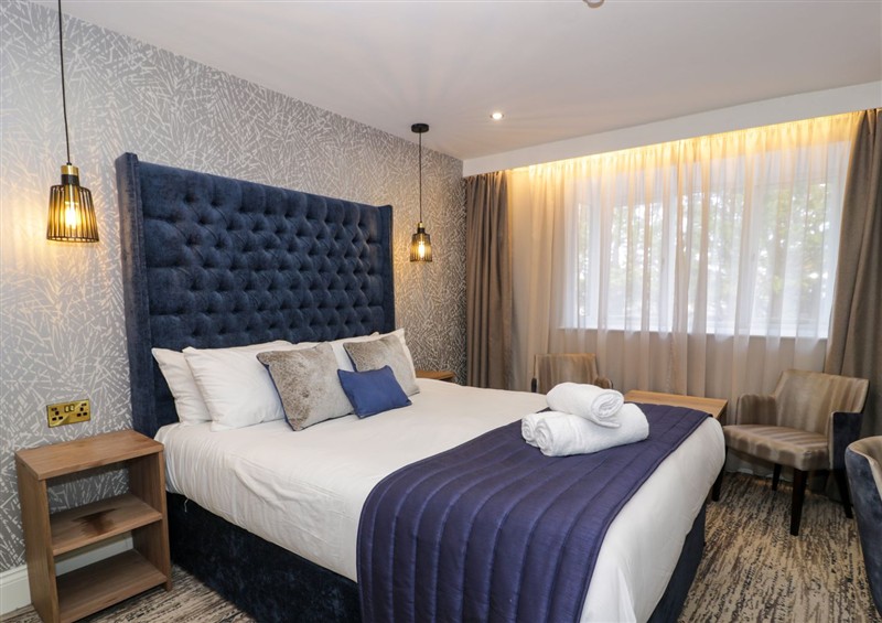 Bedroom at King Hotel Room, Dyserth