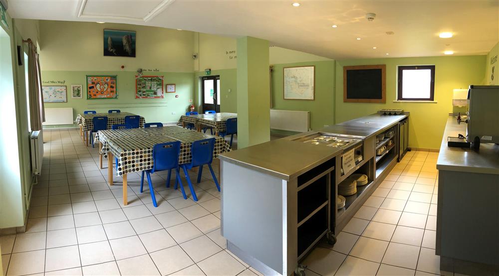 The dining room at Kingfisher Bunkhouse in Pembroke, Pembrokeshire