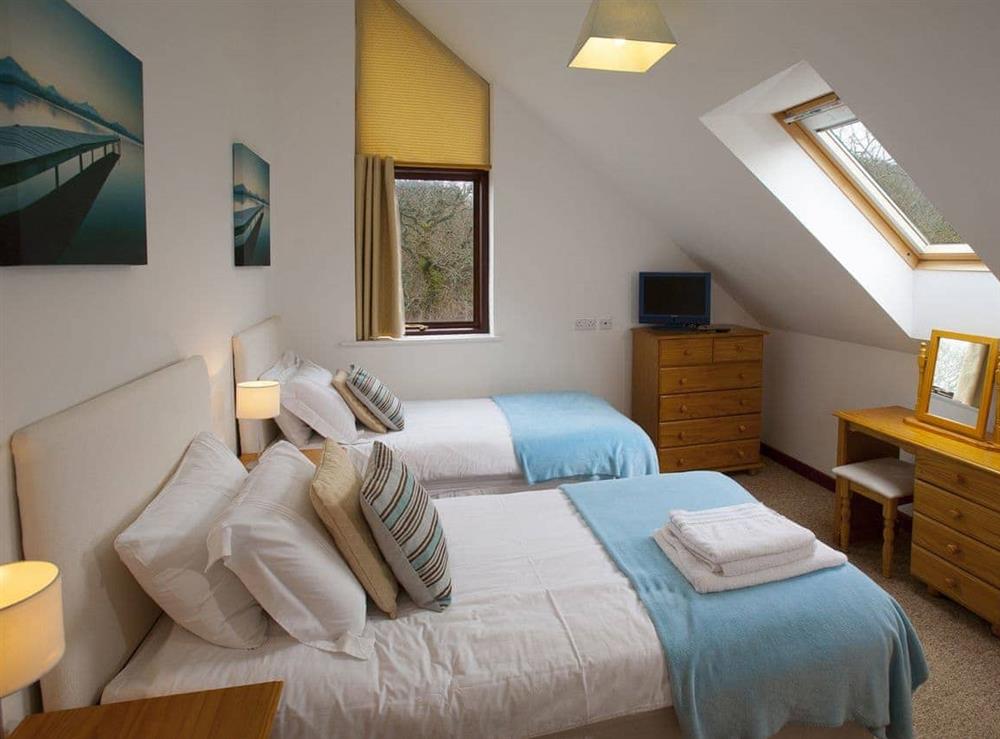 Twin bedroom at Kingfisher in Calbourne, Nr Newport, Isle of Wight., Isle Of Wight