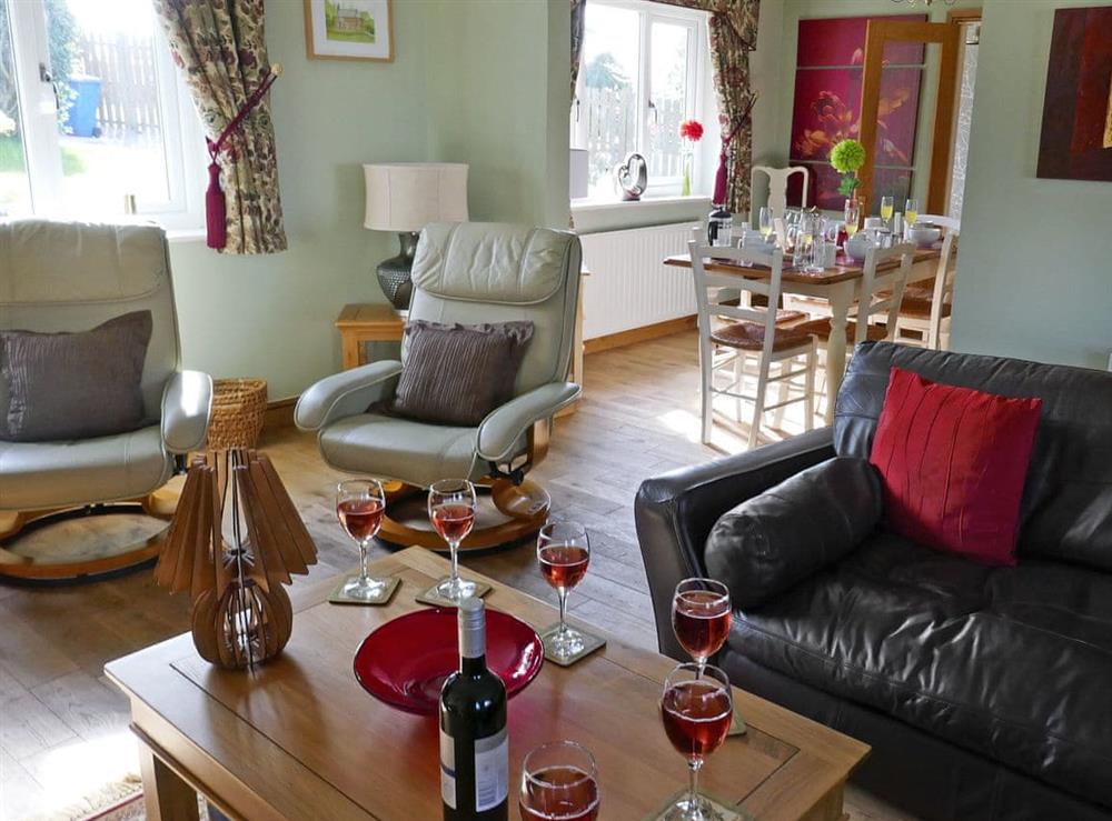 Spacious living/dining room (photo 6) at Kingfisher Cottage in Amble, Northumberland