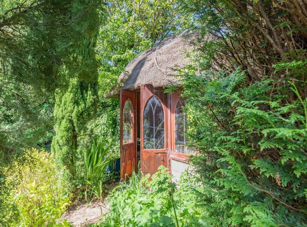 Summerhouse at Kingfisher Cottage in Barkston, Lincolnshire
