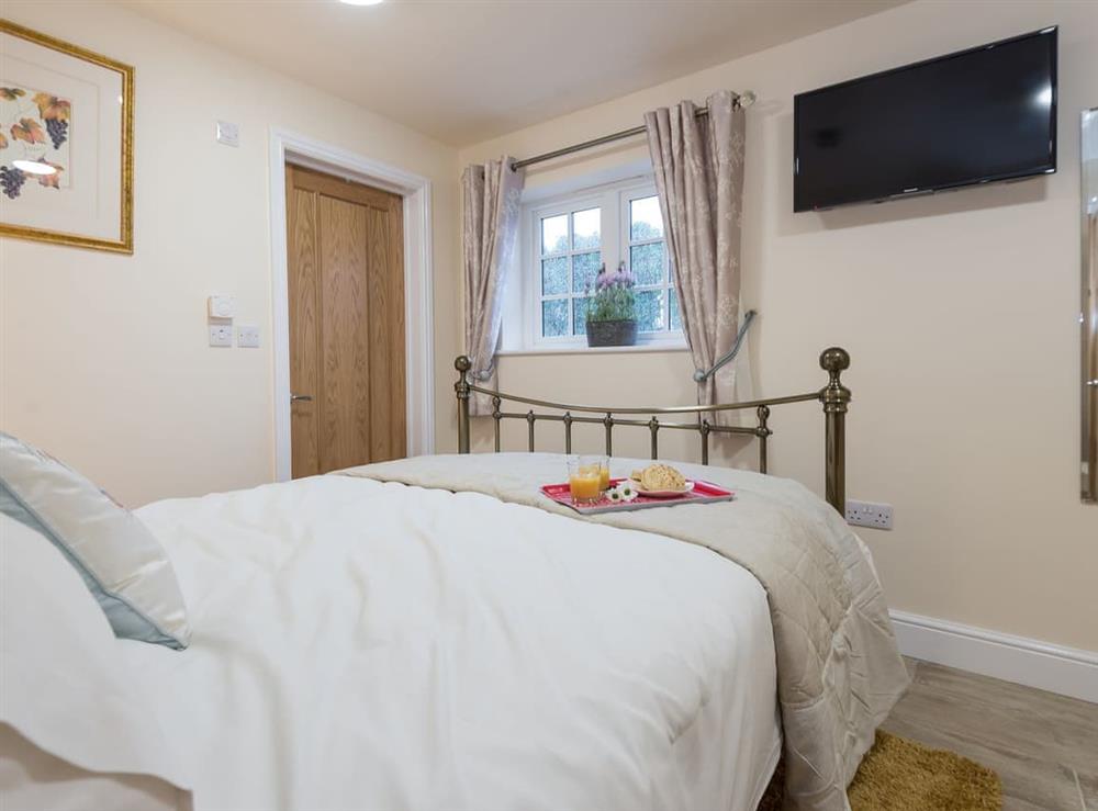 Double bedroom at Kingfisher Cottage in Wainfleet St Mary, near Wainfleet All Saints, Lincolnshire