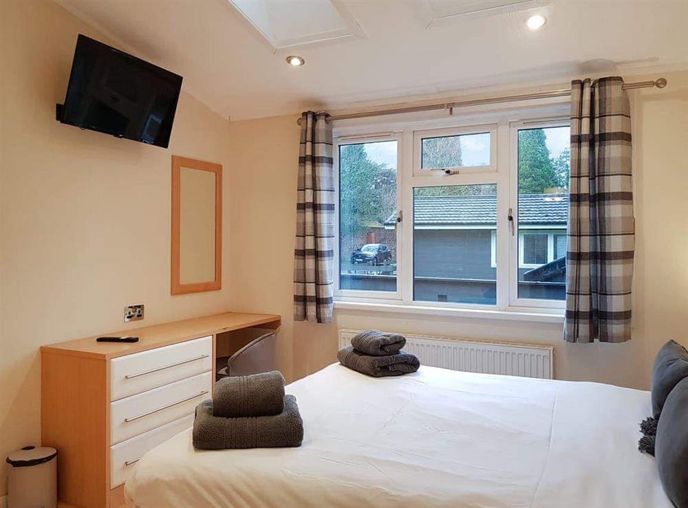 Double bedroom (photo 3) at Kingfisher Lodge in Loch Lomond, Dumbartonshire