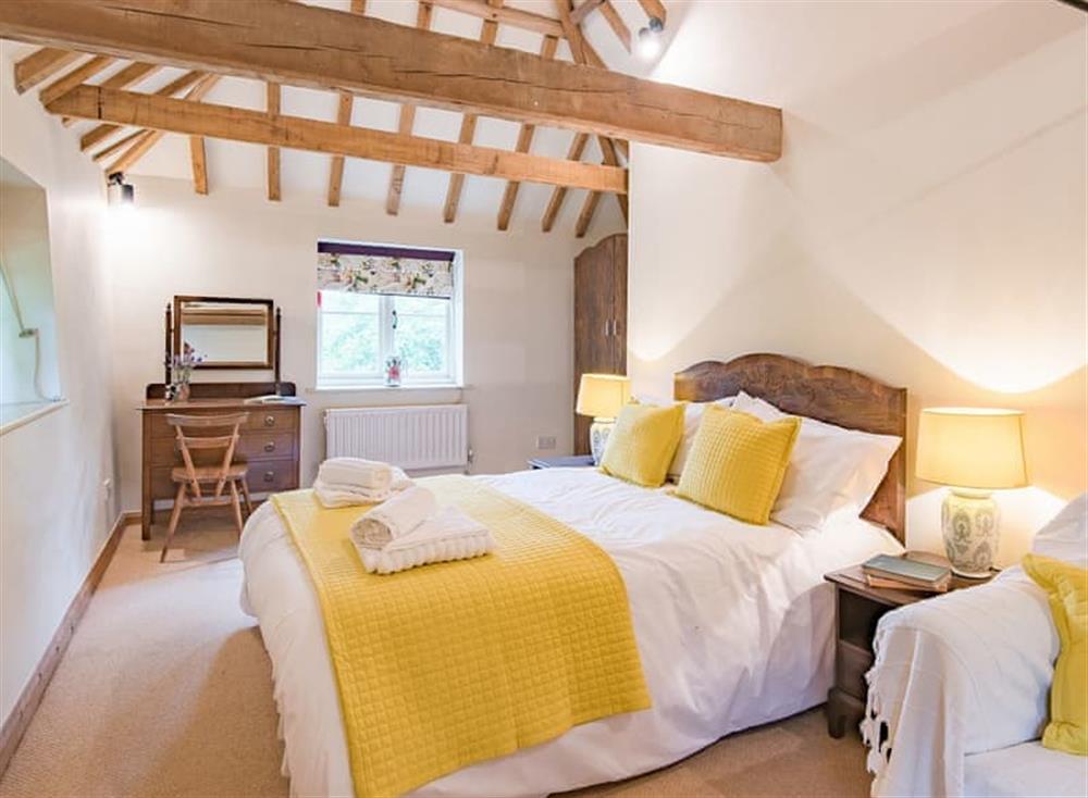 Double bedroom (photo 8) at Kingfisher Oast in Hollingbourne, England