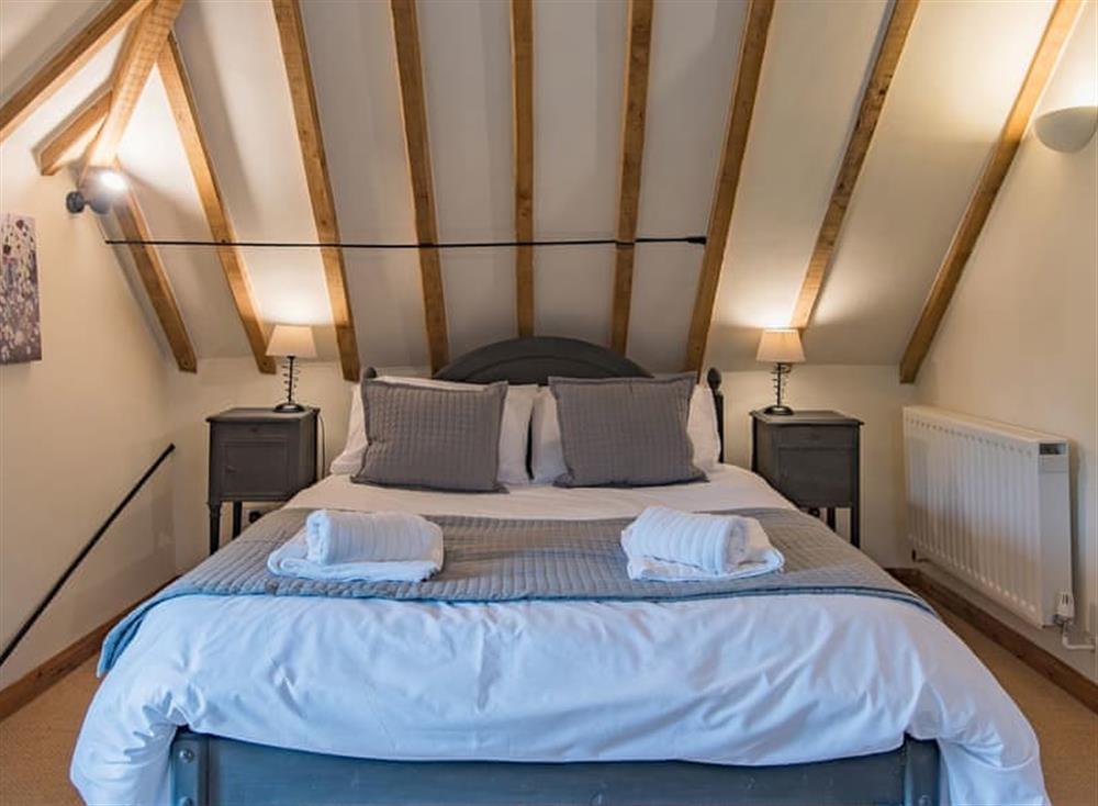 Double bedroom (photo 9) at Kingfisher Oast in Hollingbourne, England