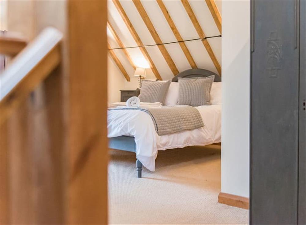Double bedroom at Kingfisher Oast in Hollingbourne, England