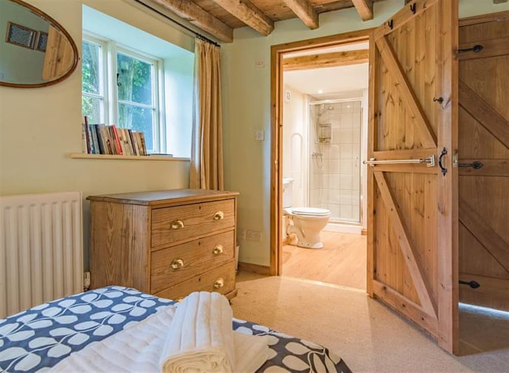 Twin bedroom (photo 3) at Kingfisher Oast in Hollingbourne, England