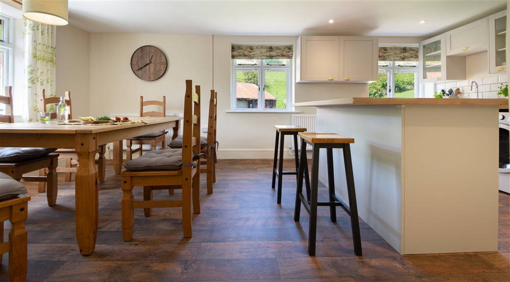 The kitchen and dining room (photo 2) at Kingfisher View in Lynton, North Devon