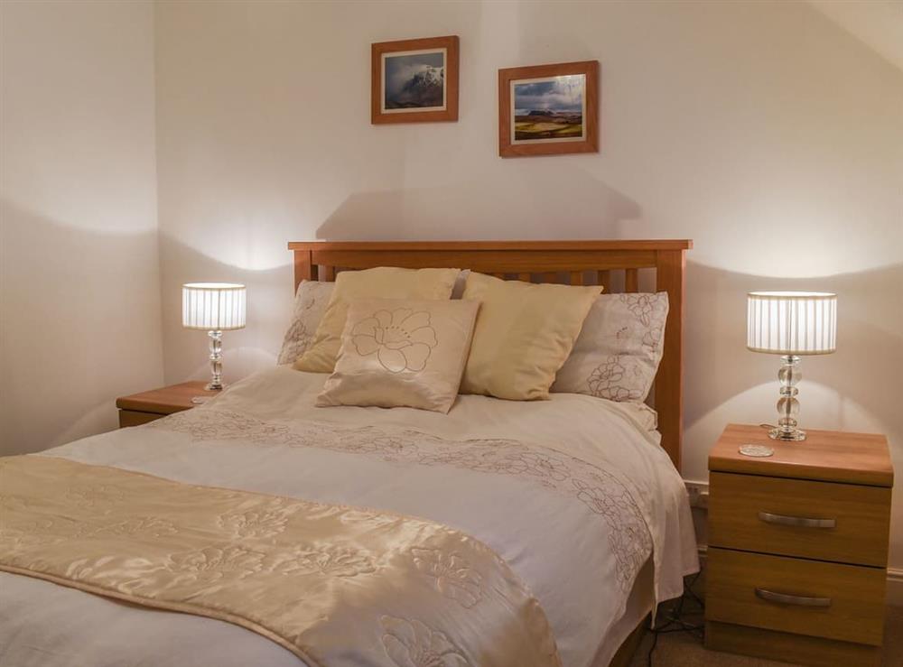 Double bedroom (photo 2) at Kings Cottage in Kirkby Lonsdale, Cumbria
