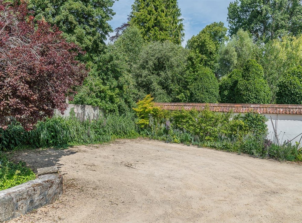 Parking at Kings Cottage South in Salisbury, Wiltshire