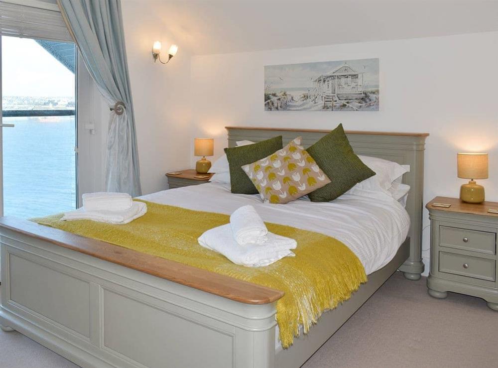 Comfortable double bedroom at Kings Haven in Mount Batten, near Plymouth, Devon