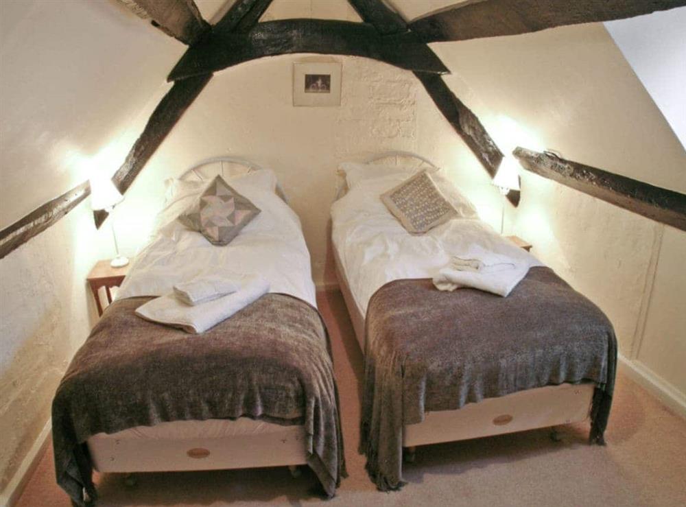 Twin bedroom (photo 2) at Kings House in Beaumaris, Anglesey., Gwynedd
